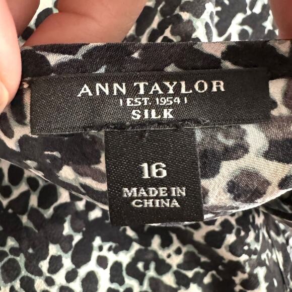 Ann Taylor 100% Silk Sleeveless Tunic Length Popover Blouse Women's Size 16 - Picture 9 of 10